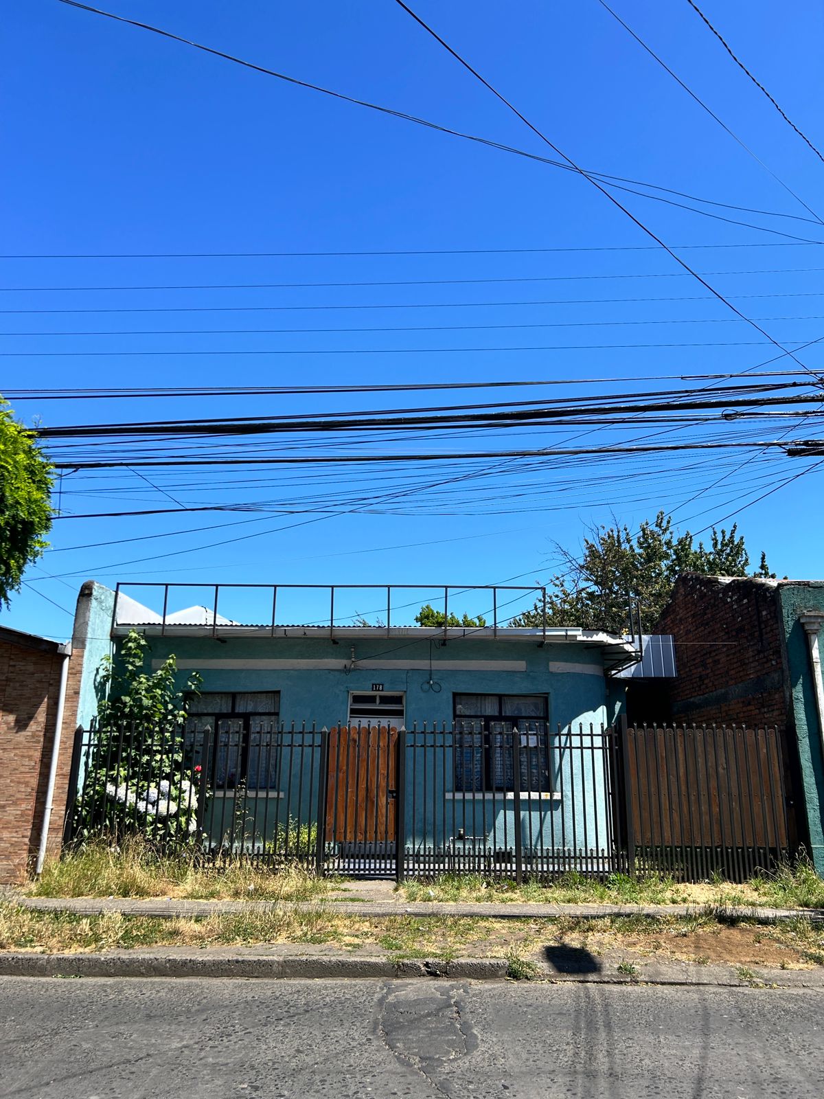 Venta de Amplia casa Habitacion en Sector Hospital, muy bien ubicada, Temuco.